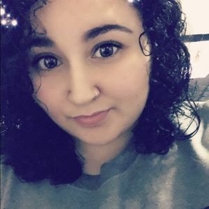 Meet your Posher, Nicole